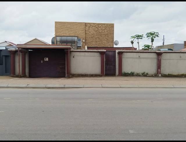 2 BEDROOM HOUSE FOR SALE IN TLHABANE